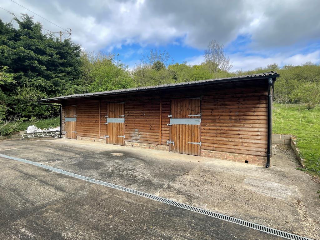 Lot: 150 - FORMER PUBLIC HOUSE WITH POTENTIAL AND OVER 11 ACRES OF LAND -